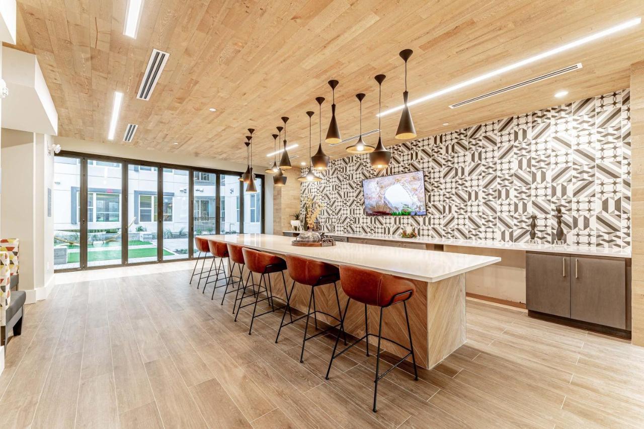 Upscale Modern Apts - Free Parking, Fast Wifi, Courtyard Apartamento Austin Exterior foto