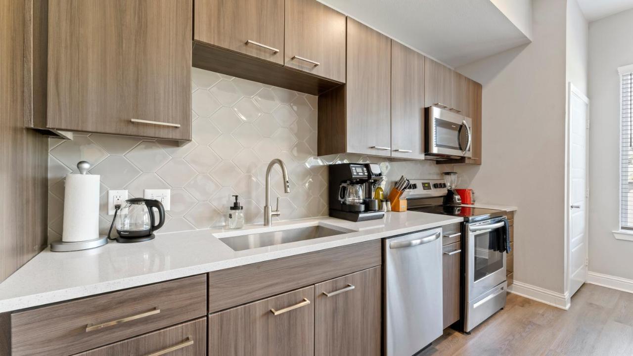 Upscale Modern Apts - Free Parking, Fast Wifi, Courtyard Apartamento Austin Exterior foto