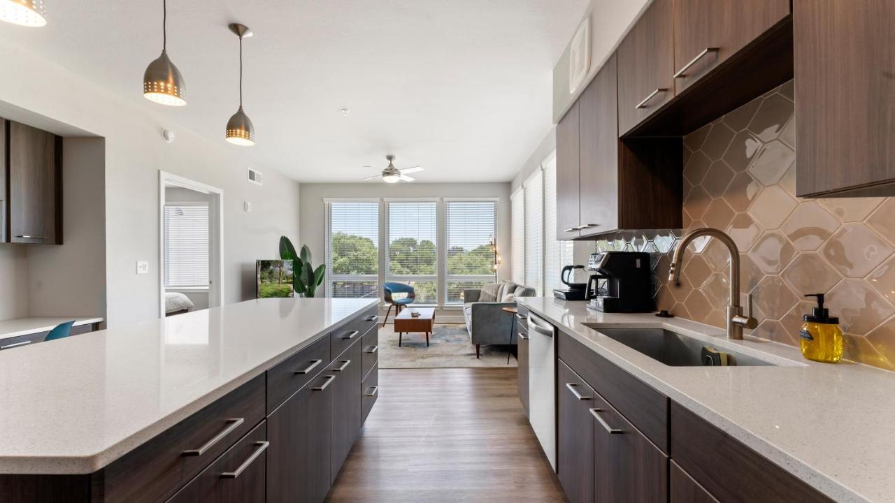 Upscale Modern Apts - Free Parking, Fast Wifi, Courtyard Apartamento Austin Exterior foto
