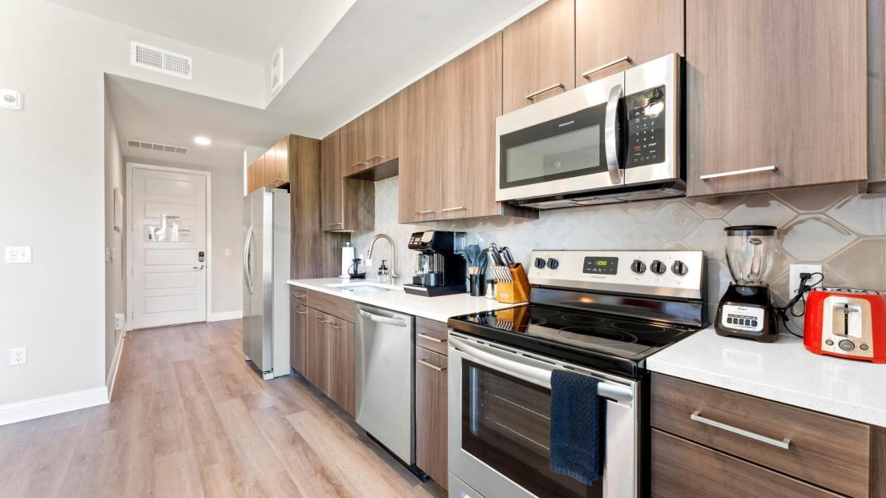 Upscale Modern Apts - Free Parking, Fast Wifi, Courtyard Apartamento Austin Exterior foto